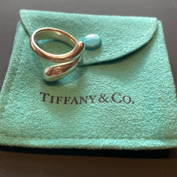 Tiffany & Co. Jewelry - Tiffany Elsa Peretti sterling silver teardrop ring